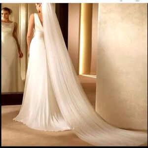 Elegant White Bridal Veil